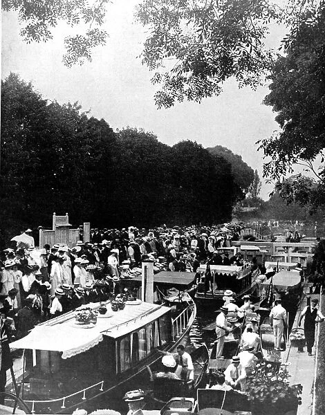 Boats at Boulters Lock, Berkshire, 1906
