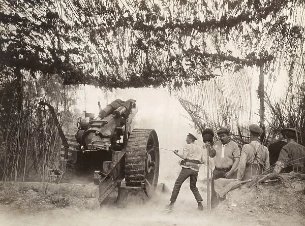 British heavy Howitzer on the Somme, France, WW1