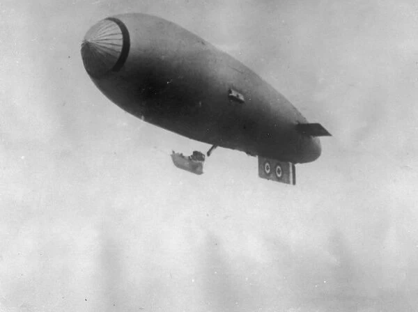 British naval airship in flight, WW1
