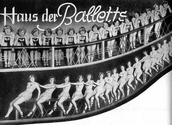 Chorus lines seen at the Wintergarten Theatre, Berlin Date: circa 1920s
