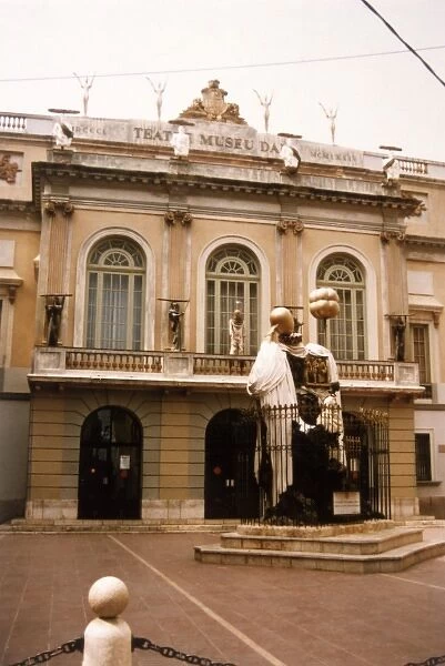 Dali Museum Entrance