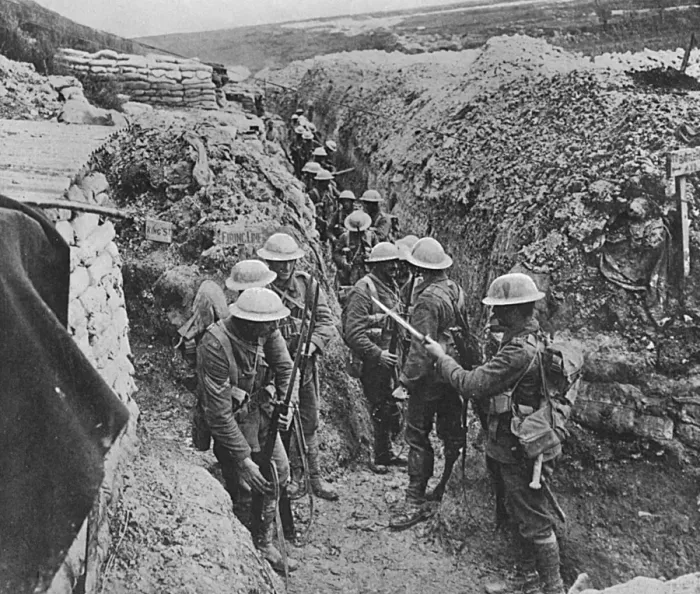 Framed Print : The Lancashire Fusiliers Fixing Bayonets Print 1 July 1916 Framed Print : The Lancashire Fusiliers Fixing Bayonets Print 1 July 1916