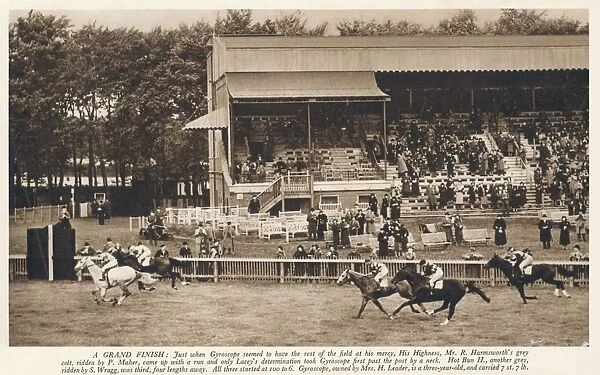 A Grand Finish. Racing at Newmarket, 1939
