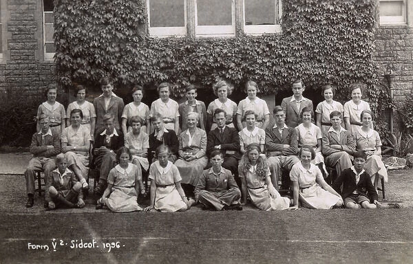 Group photo, pupils and teachers at Sidcot School, Somerset