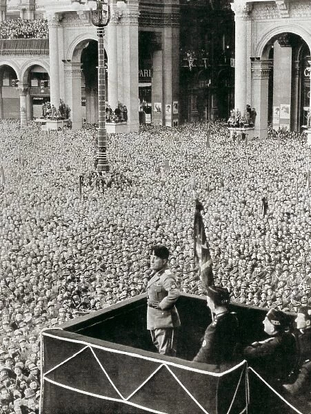 Italy. Speech of Benito Mussolini at the Duomo Square in Milan (1st November 1936)