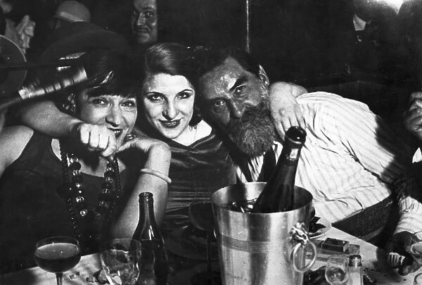 Kiki of Montparnasse and two friends in a Paris club