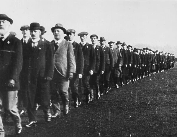 Kitcheners Army 1915