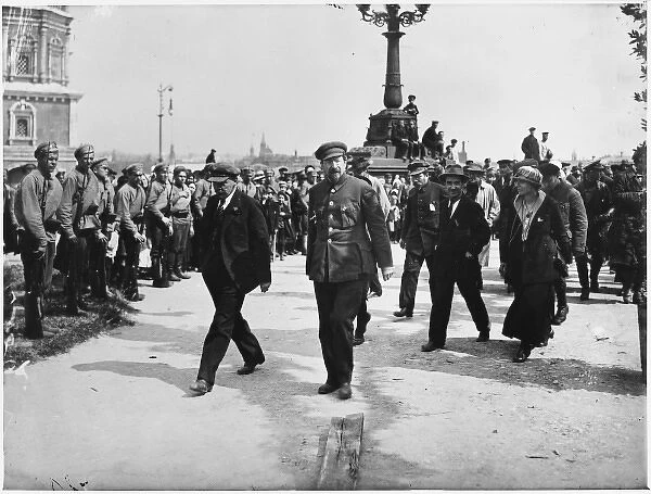 Lenin Inspecting Guards