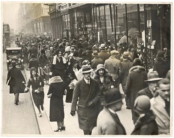 London Shoppers 1930