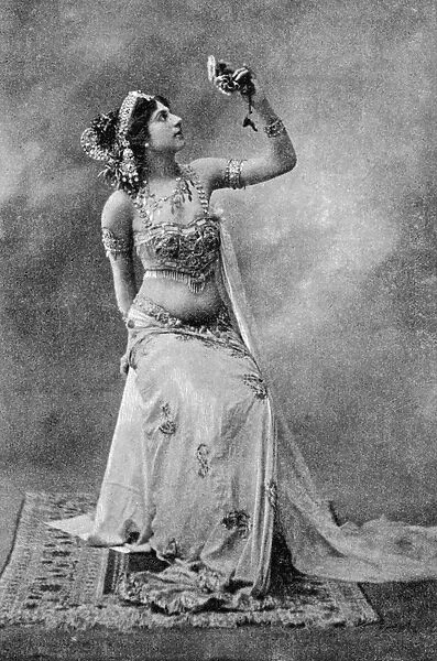 Mata Hari dancing at Olympia