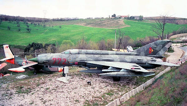Mikoyan-Gurevich MiG-21MF-75 Lancer 2342 - 772