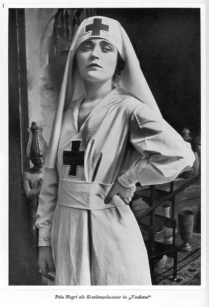 Pola Negri  /  As a Nurse