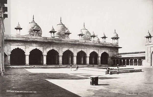 Quadrangle of the Moti Masjid, Agra, india