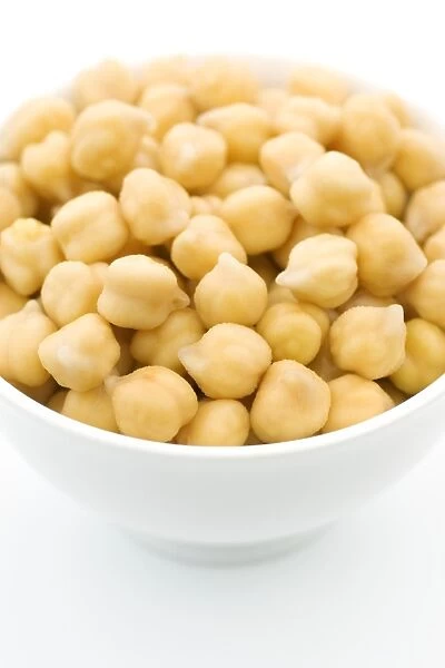 Chickpeas ( Cicer arietinium ). These pulses havebeen soaked