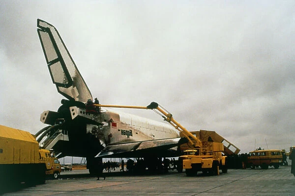 Inspection of the Soviet space shuttle, Buran