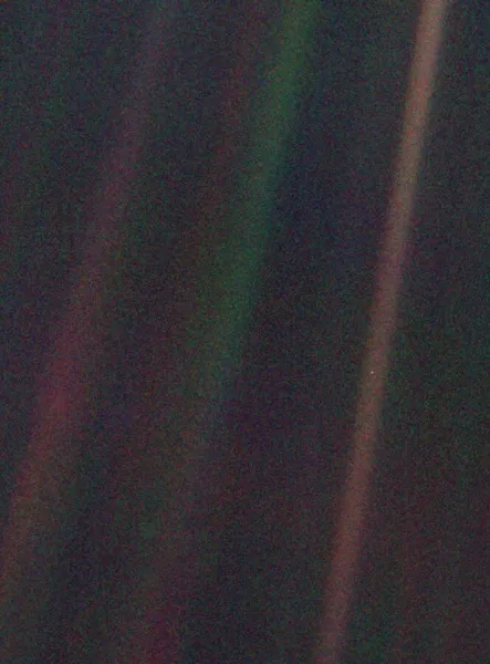 Pale Blue Dot, Voyager 1