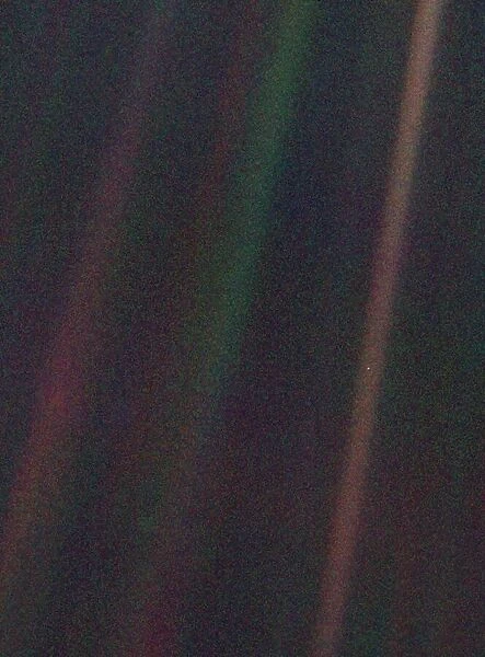Pale Blue Dot, Voyager 1 image C008 / 9629