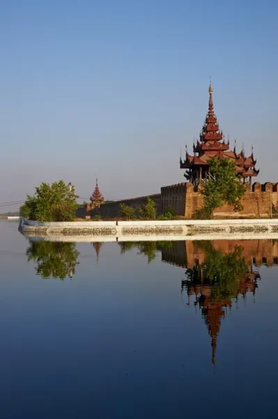 https://www.mediastorehouse.com/p/191/corner-surrounding-wall-reflected-moat-9082099.jpg.webp