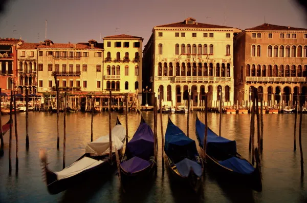 Gondolas and houses