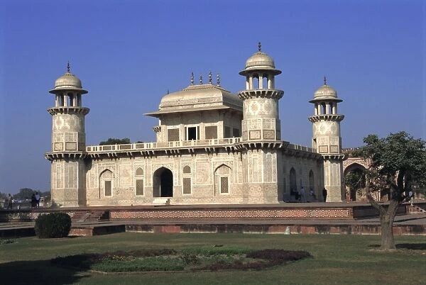 Itimad-ud-Daulahs Tomb built by Nur Jehan wife of Jehangir 1622AD