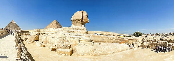 Panoramic view of the Sphinx and the Great Pyramid of Giza, the oldest of the Seven Wonders of the World, UNESCO World Heritage Site, Giza, Cairo, Egypt, North Africa