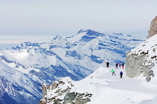 Piste skiers, Veysonnaz (Verbier), 4 Vallees, Valais, Swiss Alps, Switzerland, Europe