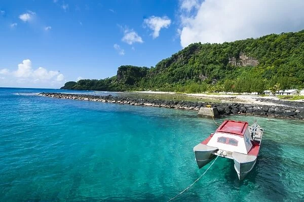 Pretty bay and turquoise water on Tau Island, Manua Island group, American Samoa, South Pacific, Pacific