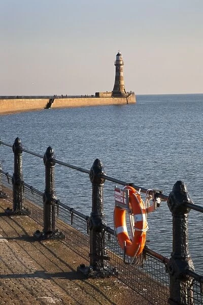 Roker Pier and Lighthouse, Sunderland, Tyne and Wear, England, United Kingdom, Europe