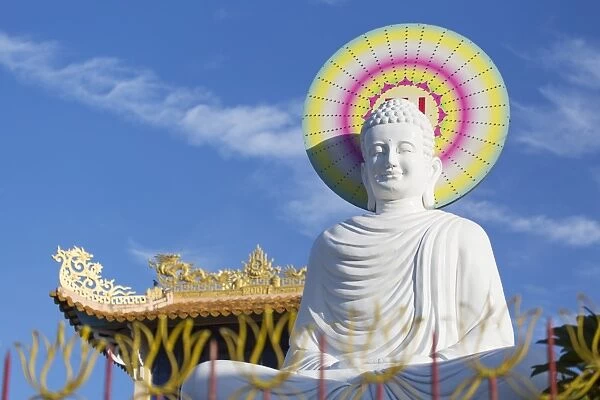 Statue at Vien Minh Pagoda, Ben Tre, Mekong Delta, Vietnam, Indochina, Southeast Asia