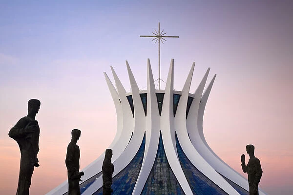 Brazil, Distrito Federal-Brasilia, Brasilia, Bronze sculptures representing the