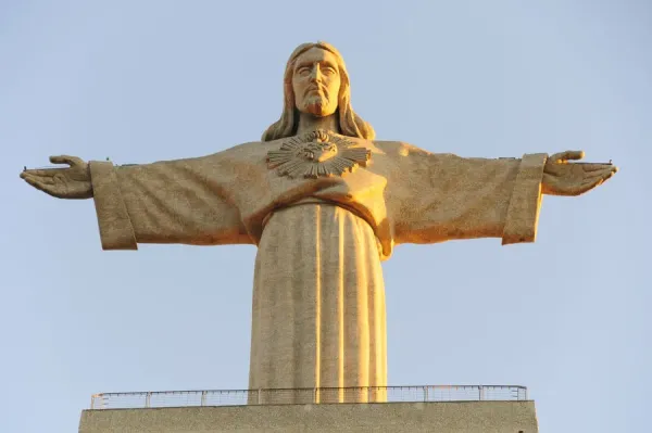 Cristo Rei (King Christ), 246 feet high, the most visited site in the region, overlooking