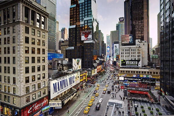 Manhattan, Broadway looking towards Times Square, New York, USA