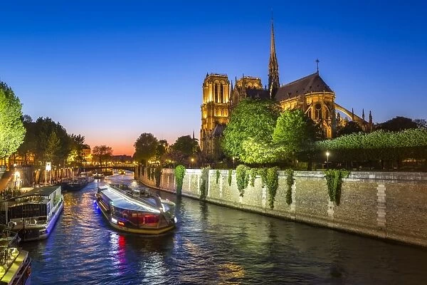 Notre Dame cathedral and the River Seine, Paris, France, Europe