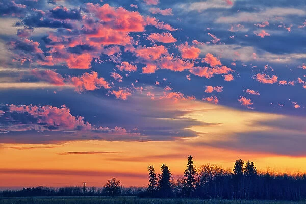 Sunset sky on Lake Winnipeg. Hecla-Grindstone Provincial Park, Manitoba, Canada