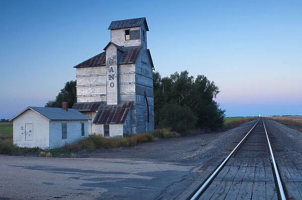 USA, Kansas, Edwards County, Ardell, Gano Grain Elevator, Built In 1915 - Santa Fe