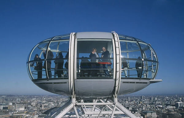 20074392. ENGLAND London British Airways London Eye capsule