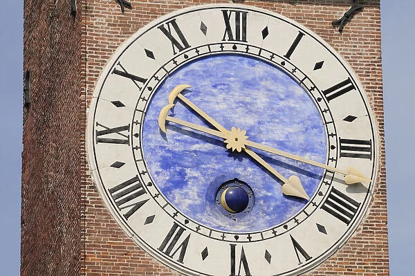 Italy, Veneto, Vicenza, clock detail, Bissara tower, Piazza del Signori