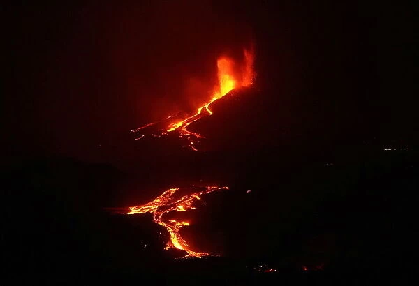 Volcano continues to erupt on Spains island of La Palma