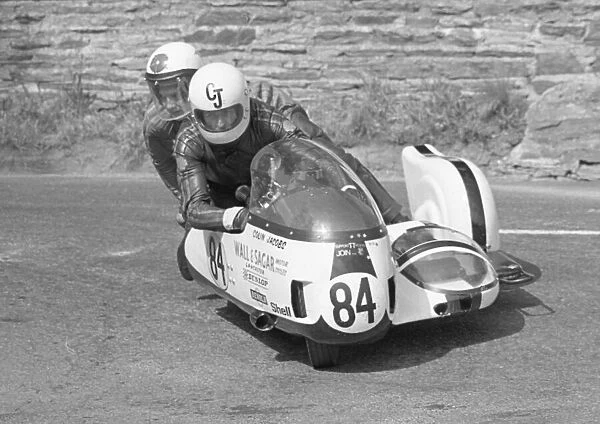 Colin Jacobs & Phil Spendlove (BSA) 1975 1000 Sidecar TT