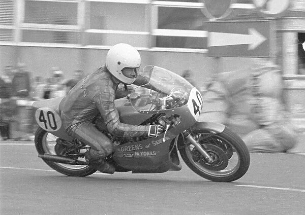 Dave Brown (Yamaha) 1981 Senior Manx Grand Prix