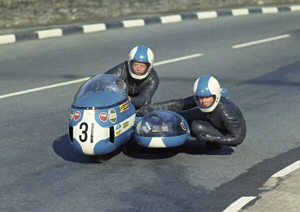 Fred Lewin & Lesley Lewin (Norton) 1973 750 Sidecar TT
