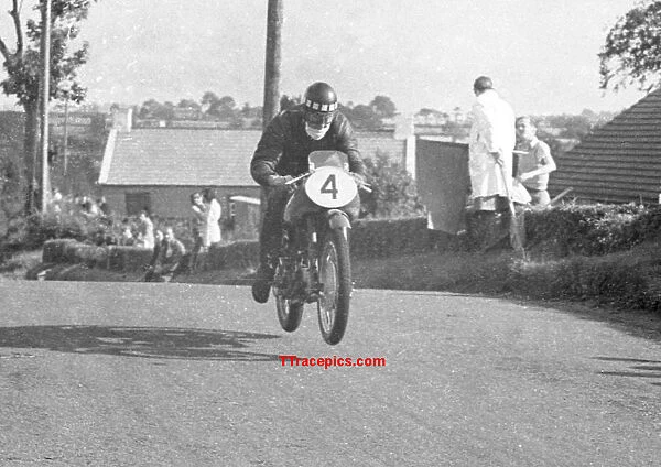 Tommy Wood (Guzzi) 1952 Ulster Grand Prix