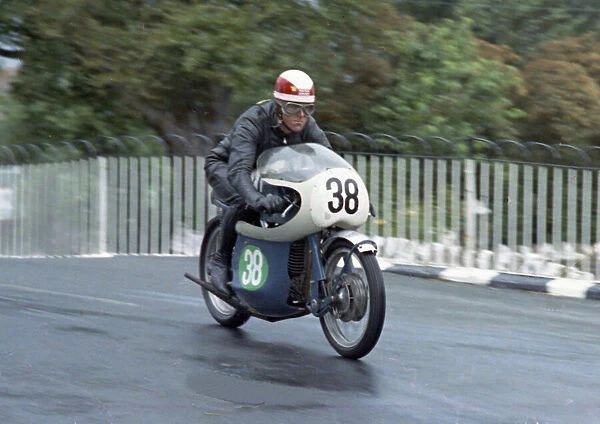 Tony Pink (Greeves) 1967 Lightweight Manx Grand Prix