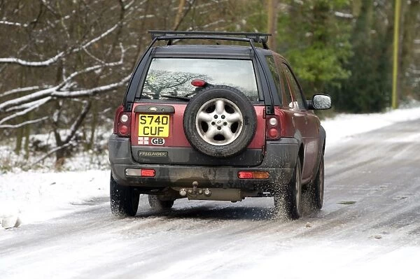 1998 Land Rover Freelander driving on icy road 2009