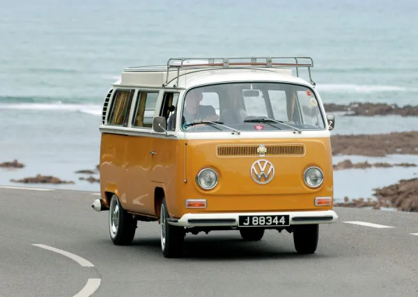 VW T2 Devon Bay Camper 1972 orange white