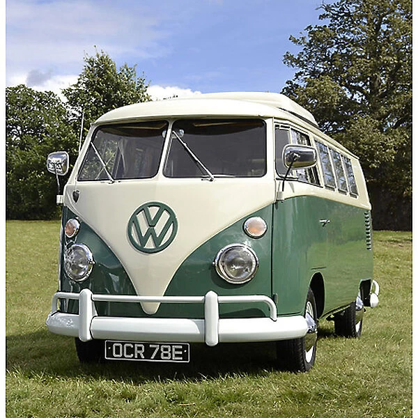 VW Volkswagen Classic Camper van 1967 Green & white
