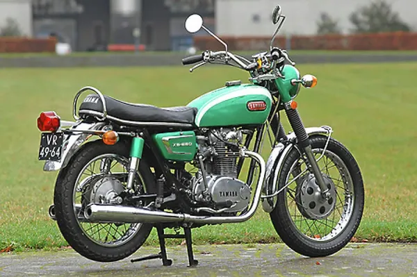 Yamaha XS-650 1970 Metallic Green Print YAM022887. Art Prints
