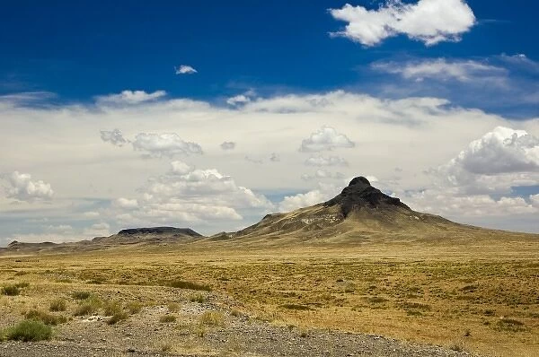 Eagle Butte, mountians of the Hopi Buttes located on the Hopi Indian Reservation in Arizona
