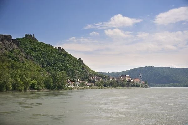 Europe, Austria, Wachau Valley, Lower Austria, Durnstein, Danube River