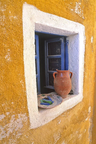Greece, Santorini, Oia. Pottery in window. Credit as: Jim Nilsen  /  Jaynes Gallery  /  DanitaDelimont